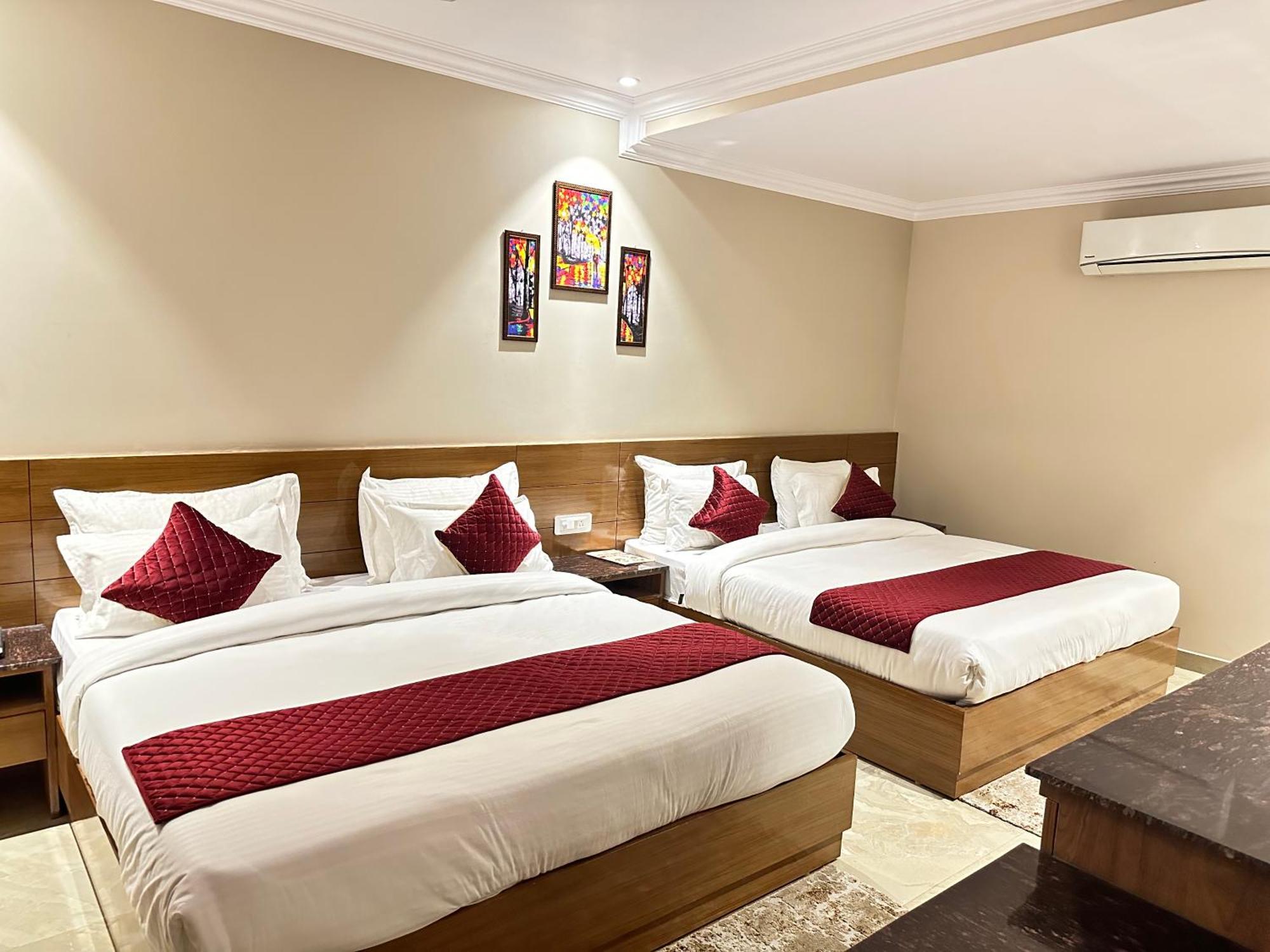 Highlands Hotel Rishīkesh Buitenkant foto